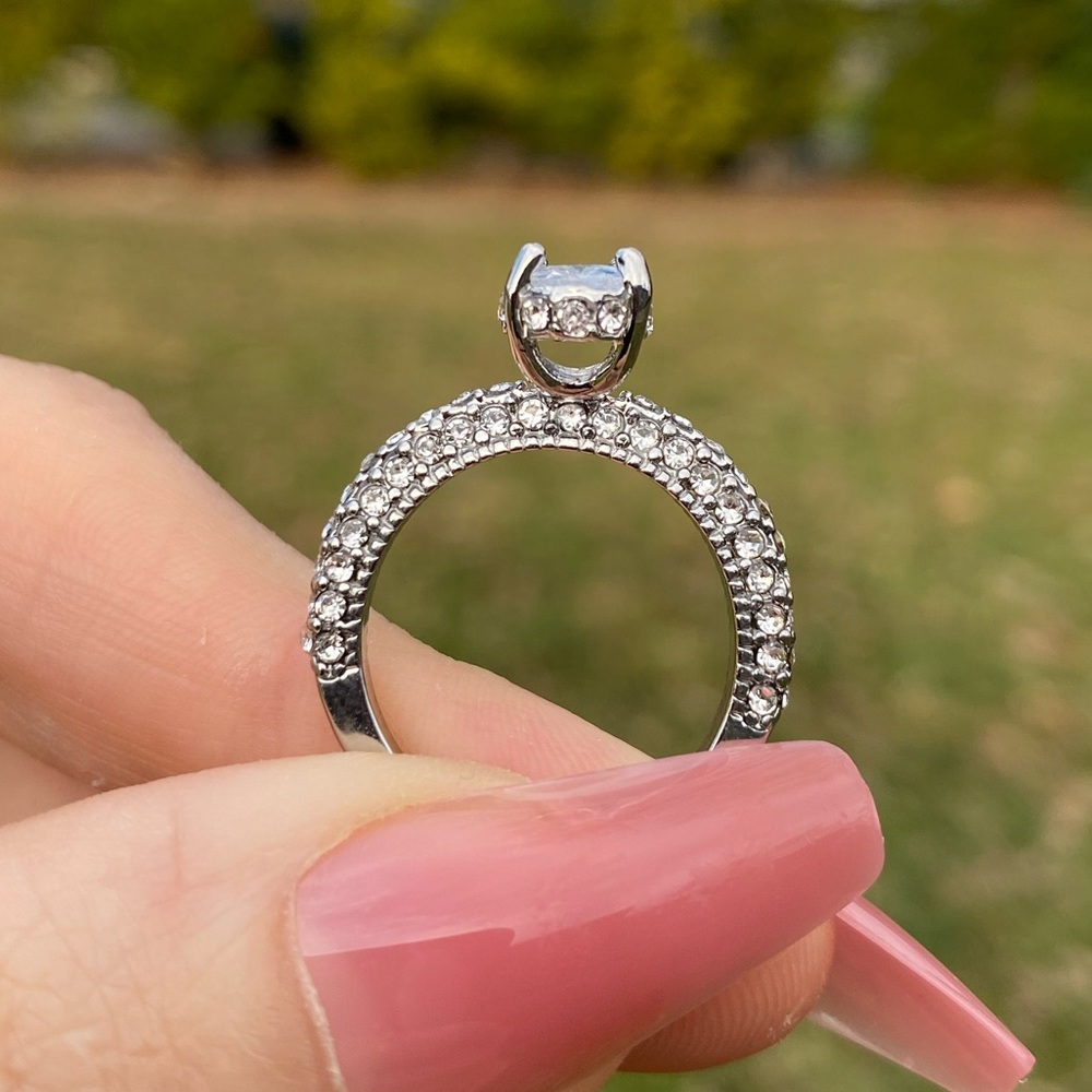 NEW Elegant 925 Silver Oval Cut Sapphire Ring - Picture 6 of 8
